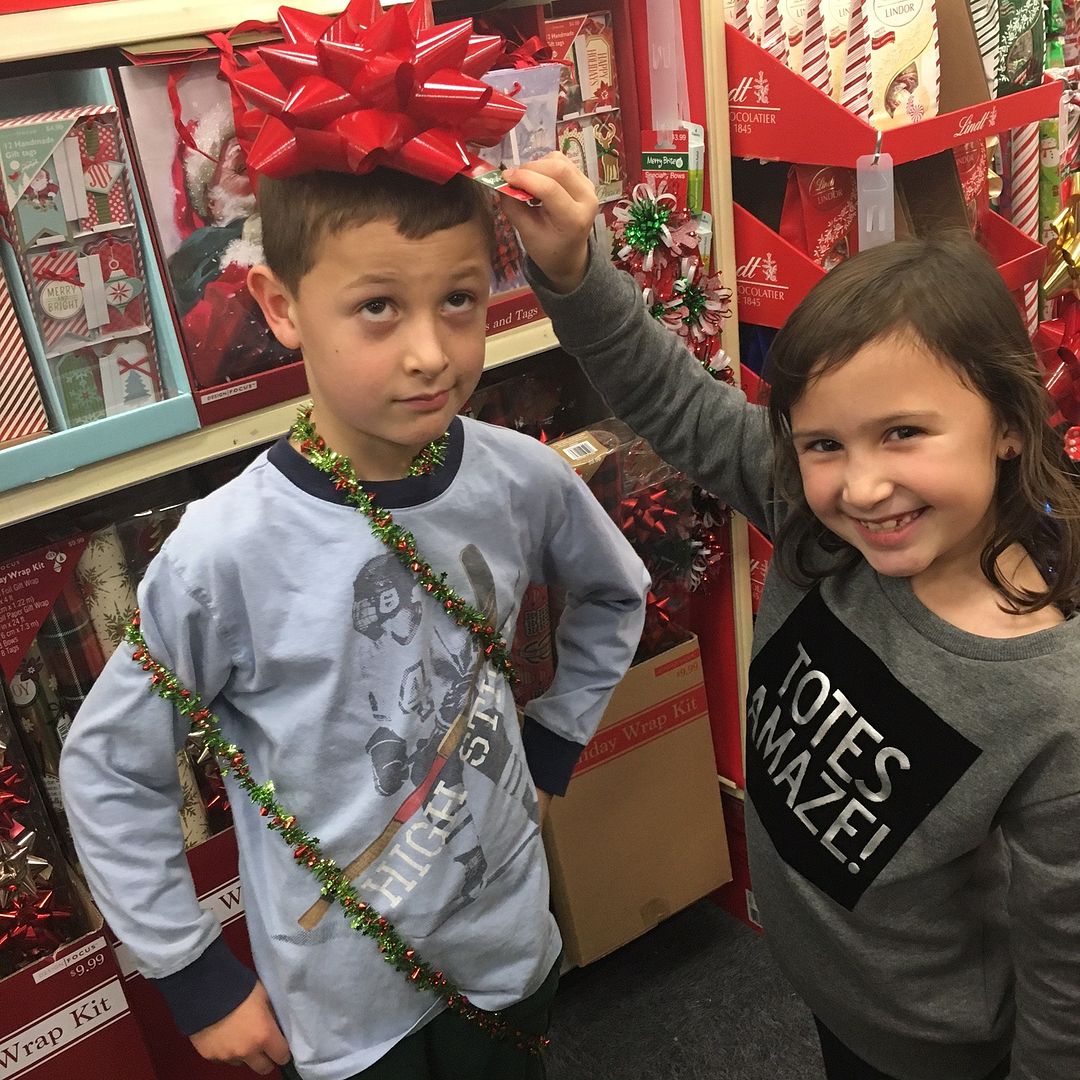 Last-minute Christmas essentials at CVS: Gift wrap, gift bags, and more
