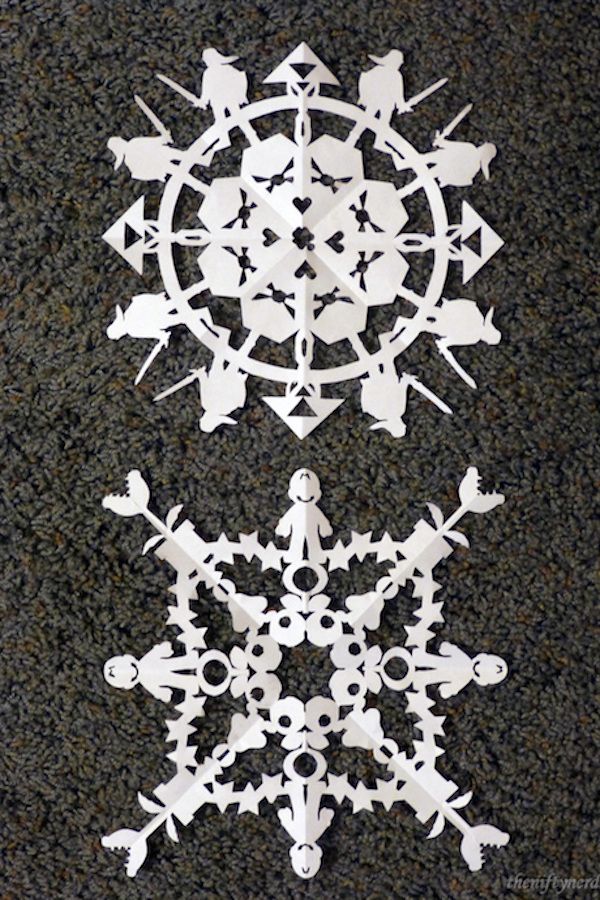 cool snowflake patterns | Legenda of Zelda and Mario patterns at The Nifty Nerd