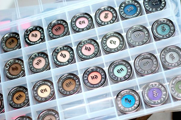 Makeup storage idea: Bead box for eye shadows