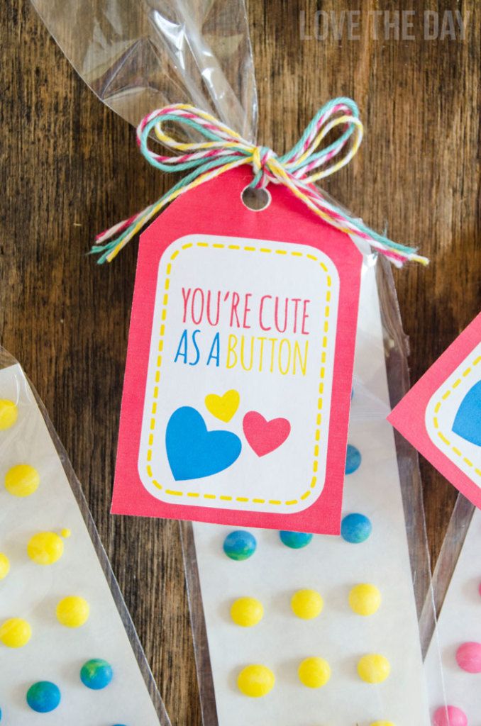 DIY Valentine's Day candy recipes: Free printable tag for Candy Buttons at Love the Day