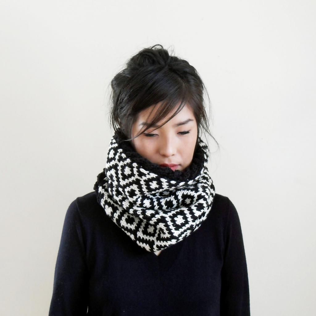 'Tis the season for snood scarves