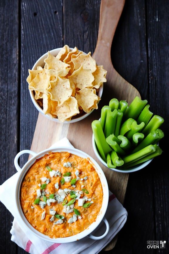 Healthy game day food: Skinny Buffalo Chicken Dip | Gimme Some Oven