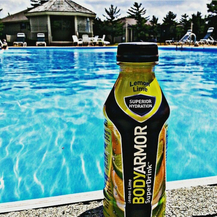 How to keep kids hydrated: Serve BODYARMOR natural sports drink by the pool | Cool Mom Eats