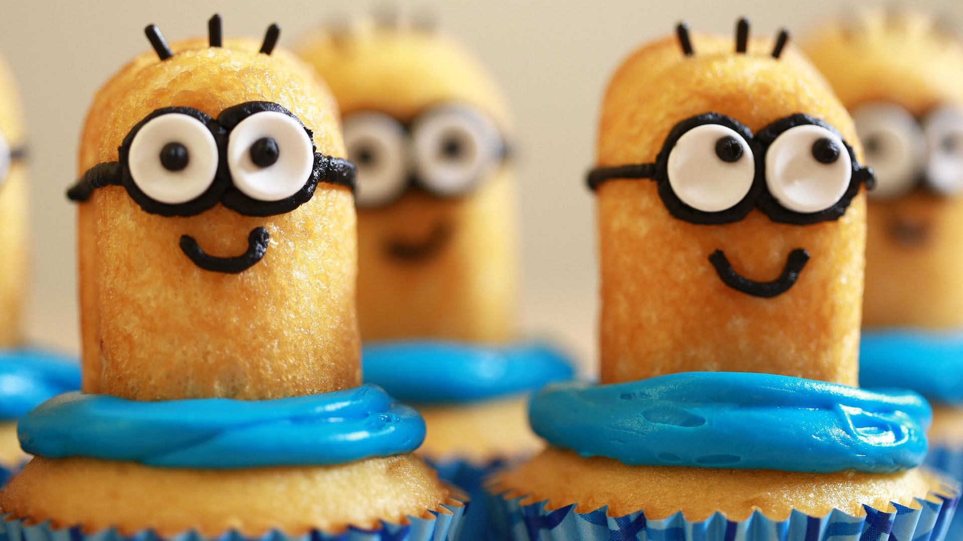 Minions treat recipes: Minions cupcakes made with Twikines | Nerdy Nummies
