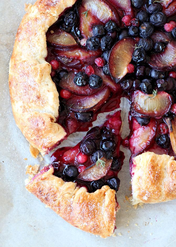 A laid back Plum Blueberry Galette pairs stone fruit and berries, the best of both worlds | Style Sweet CA