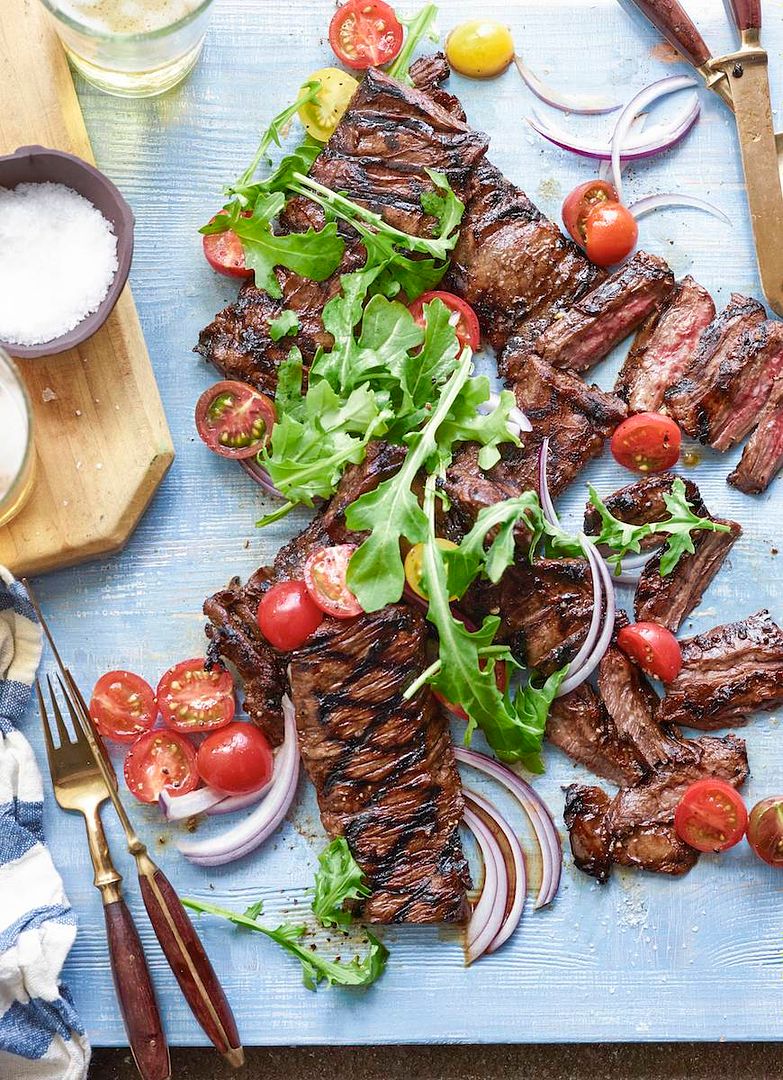 Grilled Skirt Steak Tomato Salad is a perfect easy summer meal |What's Gaby Cooking