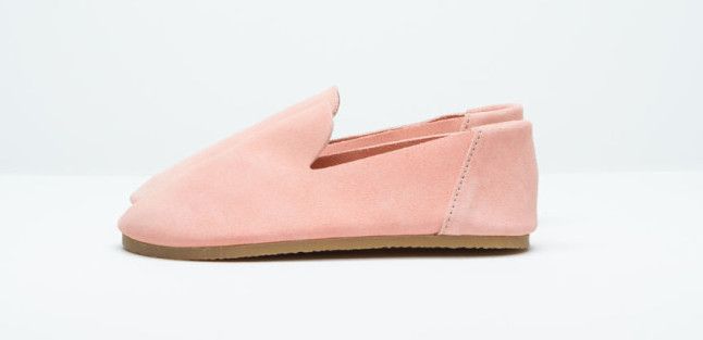 Handmade peach Italian leather loafers by Zuzii shoes. Swoon.