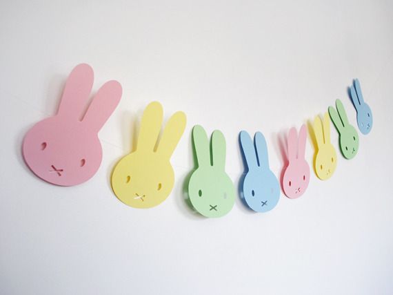 Free printable Easter bunny garland from Mimeco