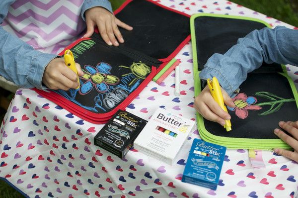 Travel Toys for Kids: Jaq Jaq Bird's Chalk-a-Doodle book