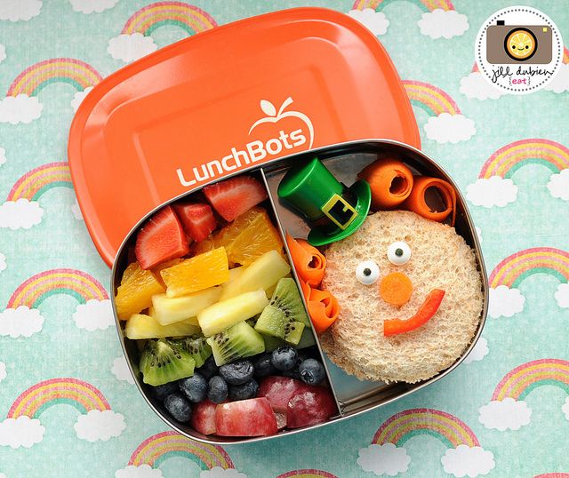 St. Patrick's Day bento box ideas: Leprechaun bento at Meet the Dubiens