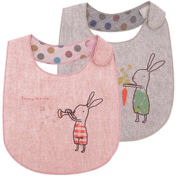 Easter basket gifts | Reversible bunny bibs by Maileg to keep your Sunday clothes clean