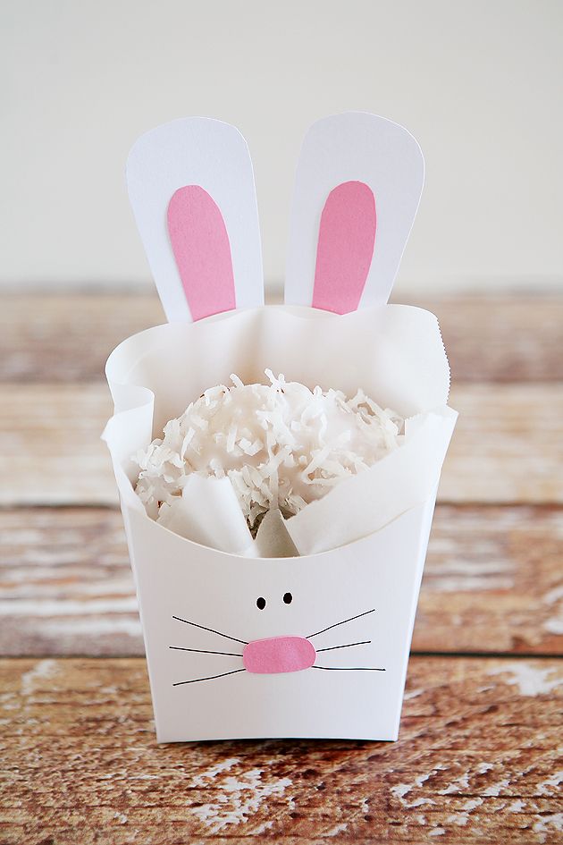 Easter Bunny crafts for Easter: DIY fry container by Eighteen 25