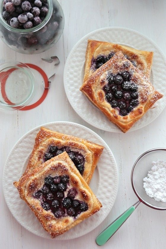 Make-ahead Easter brunch recipes: Blueberry Cream Cheese Danishes | Country Cleaver