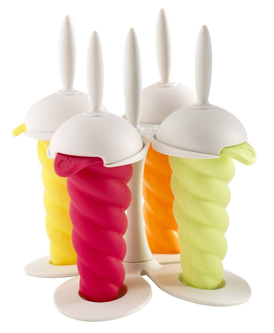 Mastrad's cool twisty popsicle molds and stand for kids
