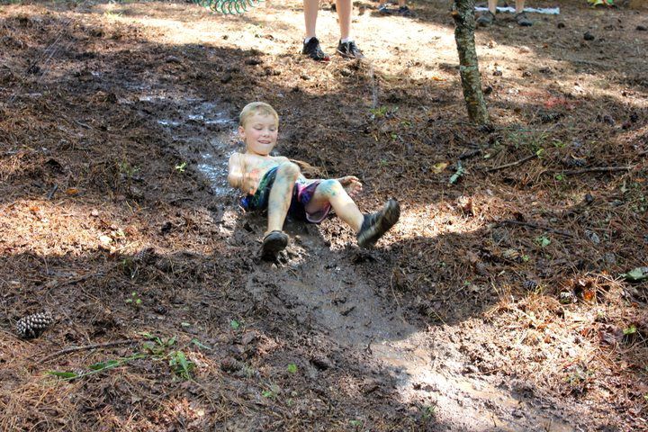 Messy Projects for kids: Kids' Mud Run from AKA Jane Random