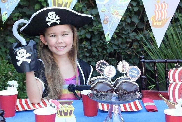 A Pirate summer party theme: Lots of ideas including Alex's pirate party in a box