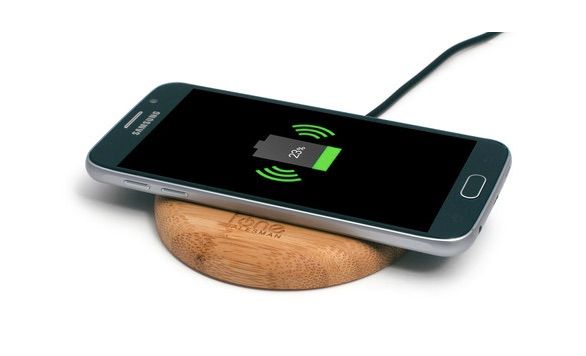 WoodPuck Bamboo Edition portable charger