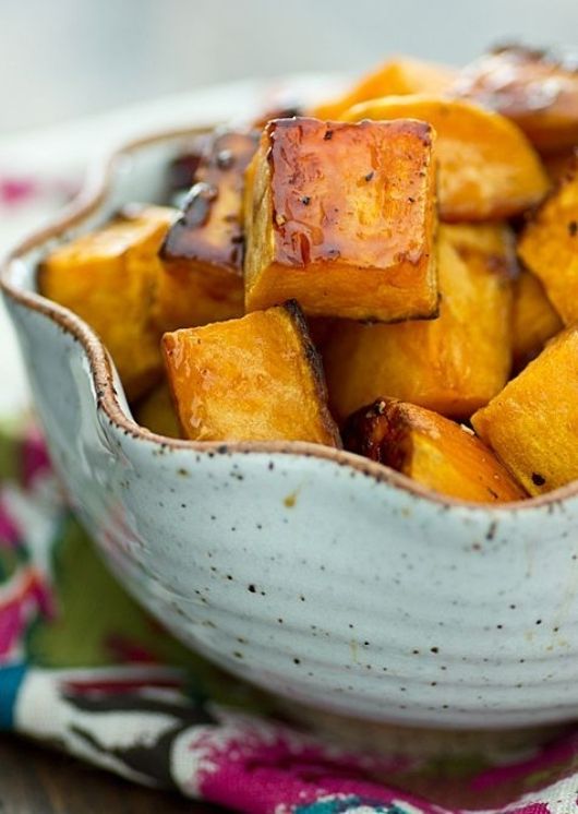 These colorful Apple Cider-Glazed Sweet Potatoes make a gorgeous (and delicious) Thanksgiving vegetable | Oh My Veggies