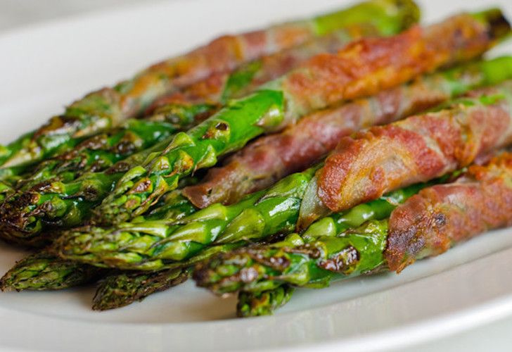 Pancetta-Wrapped Asparagus is as easy—and beautiful—as Thanksgiving vegetable recipes get | Once Upon A Chef