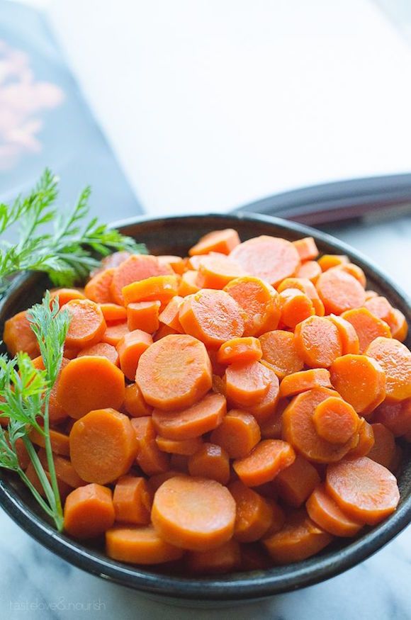 The whole family will love this easy Thanksgiving vegetable recipe: Maple Glazed Carrots | Taste Love & Nourish