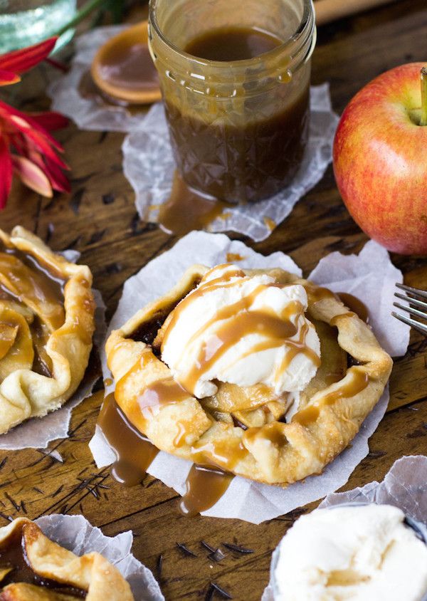 Mini Caramel Apple Galettes are an unexpected twist on classic apple pie for Thanksgiving. Plus, they're made with Nutella | Sugar Spun Run