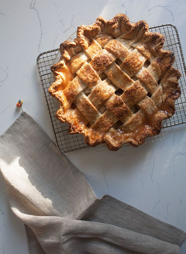 Best Thanksgiving pie recipes: A gorgeous classic apple pie recipe for the win | A Cozy Kitchen