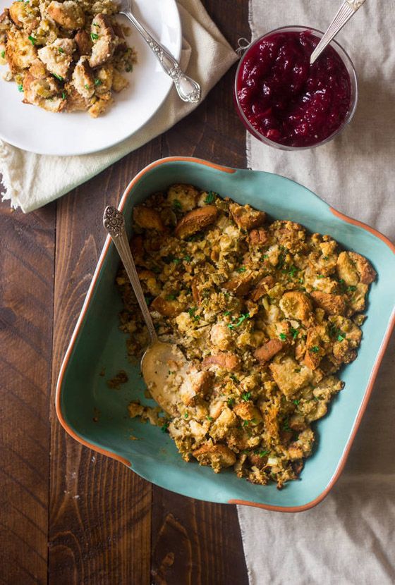 If you're looking for a gluten free version of a great, simple Thanksgiving stuffing recipe, look no further | Food Faith Fitness 