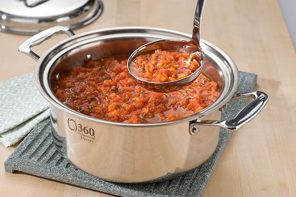 A healthy marinara sauce recipe from 360 Cookware.