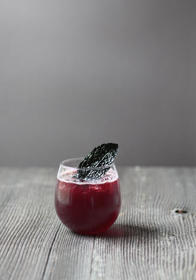 Halloween cocktail recipes: Raven Wing cocktail | Kelli Hall Design