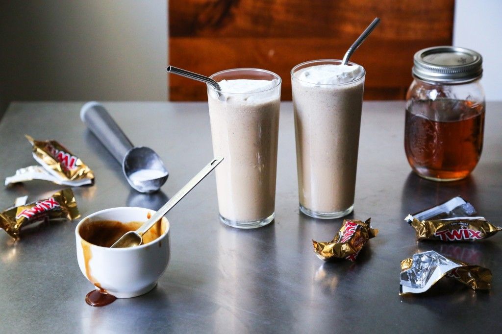A grown up way to use leftover Halloween candy! Candy Bourbon Milkshake | Kitchen Konfidence