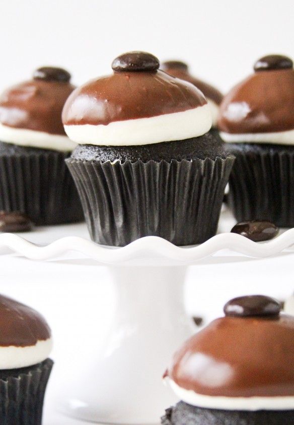 Leftover Halloween candy is as good an excuse as any to make these Junior Mint Cupcakes | Confessions of a Cookbook Queen