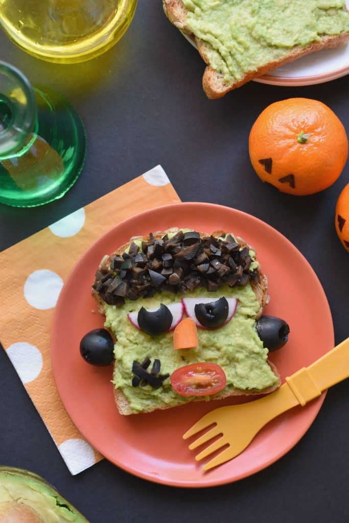 Frankenstein Avocado Toast is a tasty and easy Halloween dinner idea | Fork and Beans