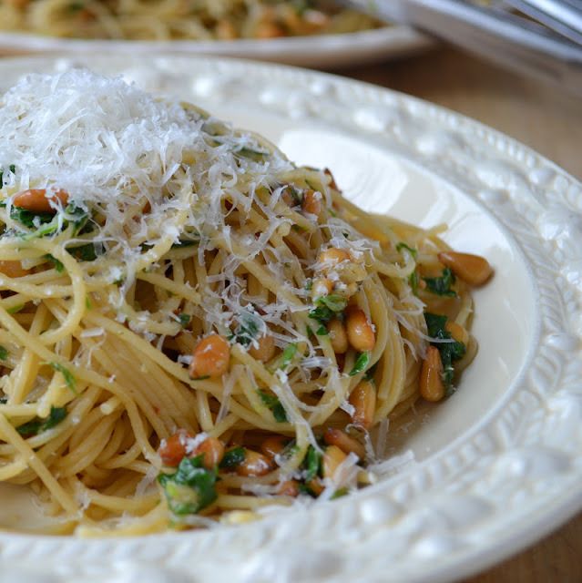 Know how to make roasted garlic and know how to throw together Spaghetti with Roasted Garlic, a great, simple weeknight meal | The View from Great Island
