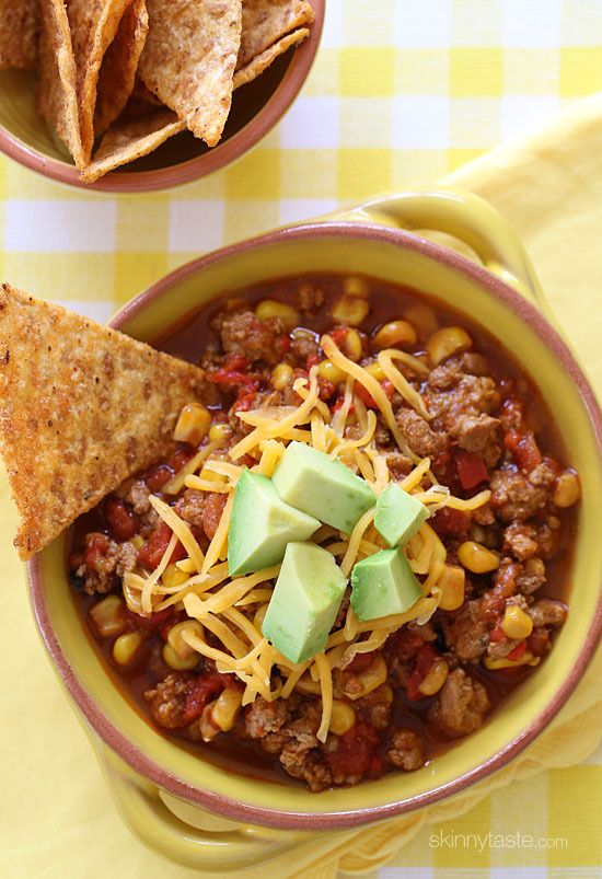 Skinny slow cooker recipes: Crock Pot Kid-Friendly Turkey Chili is the ultimate family pleaser | SkinnyTaste