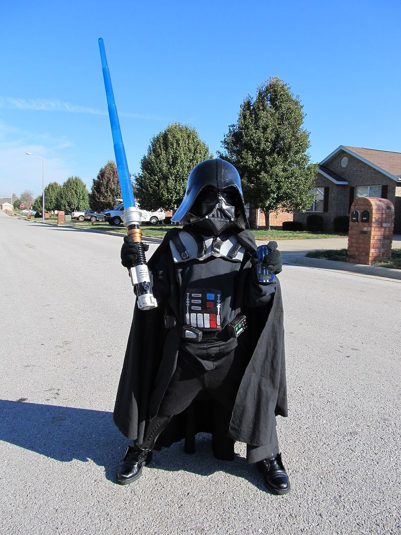DIY Star Wars costumes for kids: Darth Vader costume tutorial from DIY Project Crazy