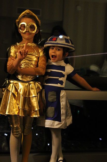 DIY Star Wars costumes for kids: Homemade C3PO and R2D2 instructions at Instructables