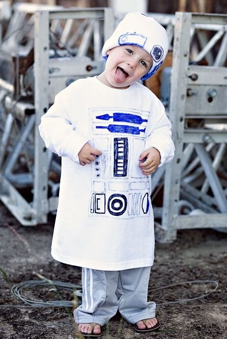 Geeky Halloween costumes for kids: R2D2 at Under the Sycamore