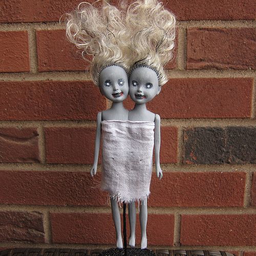Scary Halloween DIY Decorations: Twin zombie dolls by Just Crafty Enough