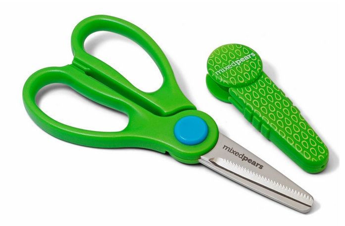 BiteSizers food scissors with kids with protective cover