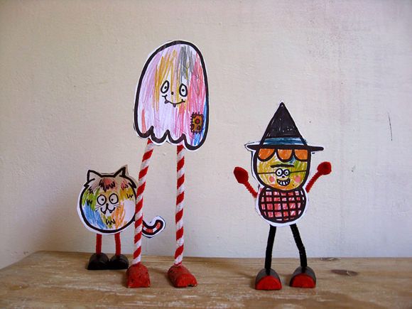 Easy Halloween crafts for preschoolers: Printable puppets at Handmade Charlotte