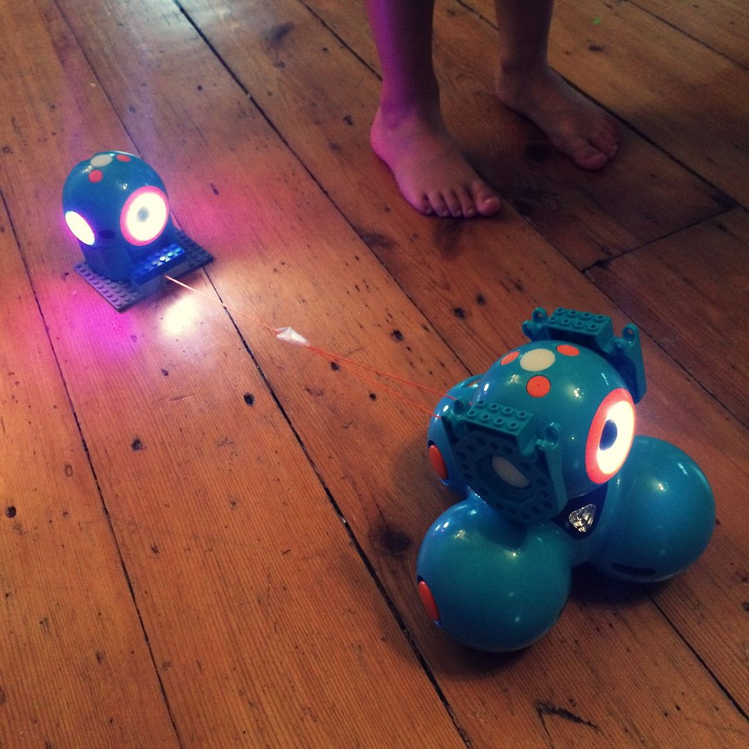 Coding projects for Dot and Dash robots created by kids: Make a robot chariot, by Margot, 7-years old