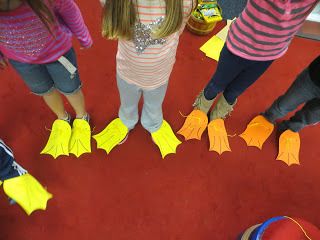 DIY duck feet for Make Way for Ducklings party at First Grade Wow