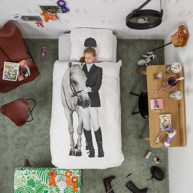 Cool photo real equestrian bedding by Snurk lets you ride horses, even in your dreams.