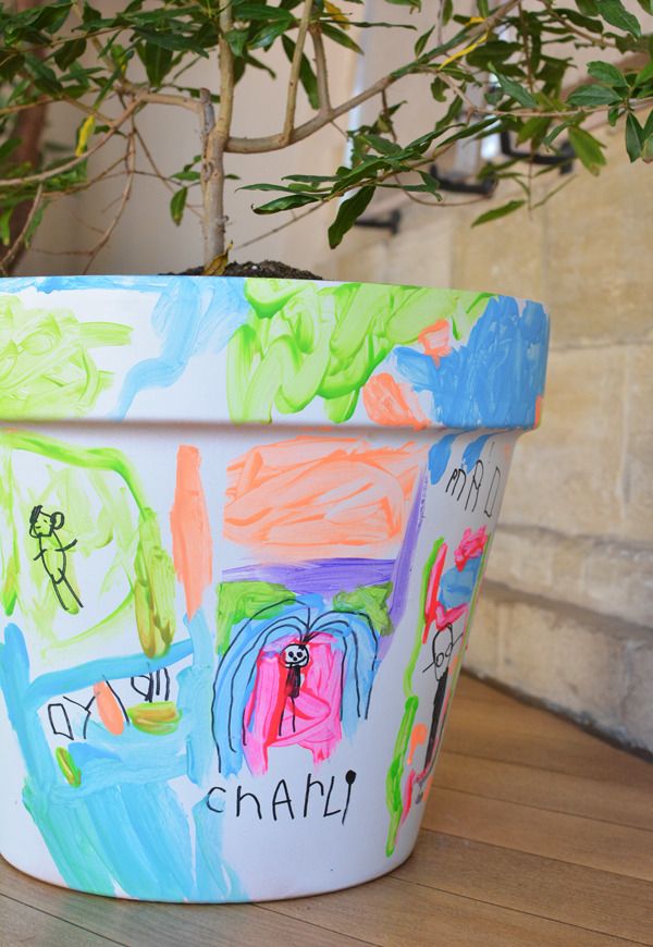 DIY Teacher gifts: How special is this planter decorated each kid in the class? |Tutorial via Meri Cherry