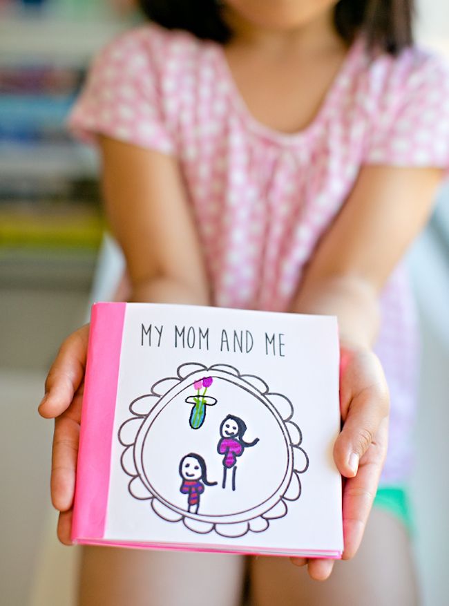 Easy handmade cards from the kids for Mother's Day | a My Mom and Me printable booklet at Hello, Wonderful