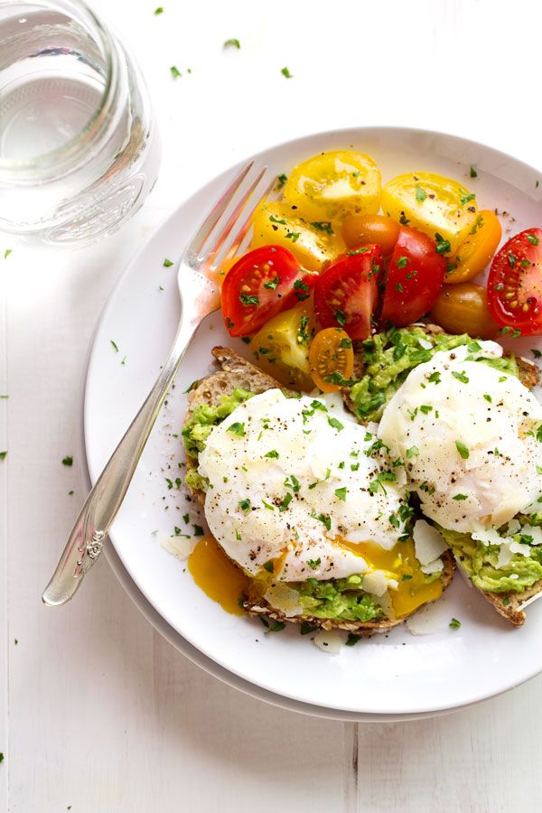 Cool Mom Eats weekly meal plan: Keep it easy and light for #MeatlessMonday with these Poached Eggs on Avocado Toast (and BONUS: You get Lindsay's genius trick for foolproof poached eggs!) at Pinch of Yum