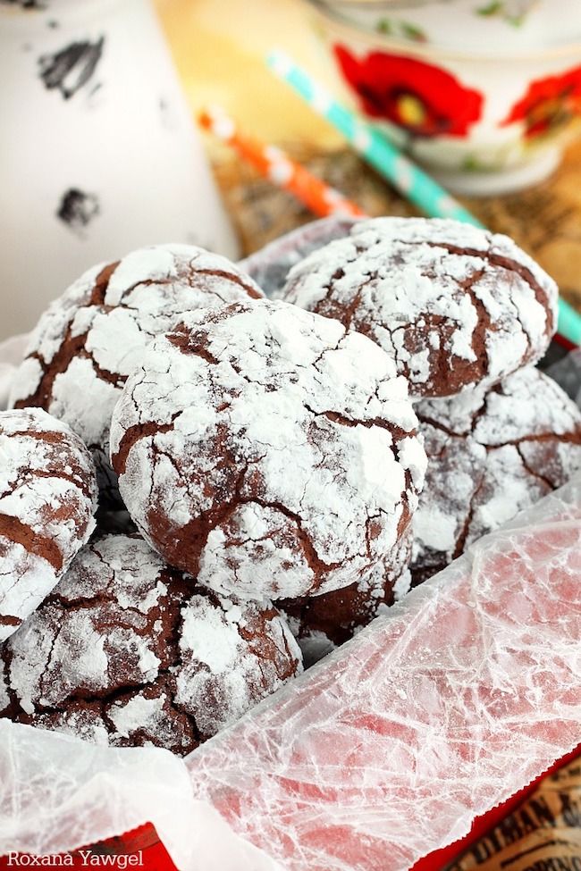 Delicious Christmas cookie recipes | Chocolate snowball cookies at a trEATs affair