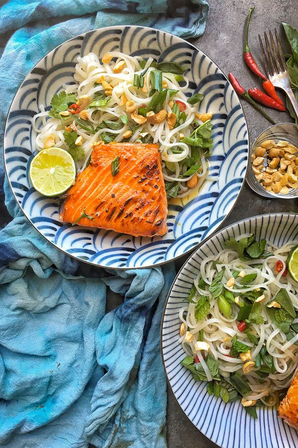 Turn the heat up or down on this dish and it's delicious no matter what -- a perfect easy weeknight dinner: Asian Salmon Noodle Salad | Shutterbean