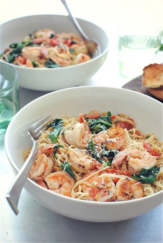 Quick Shrimp Pasta with Tomatoes, Lemon and Spinach makes a perfect easy weeknight meal | Cool Mom Eats