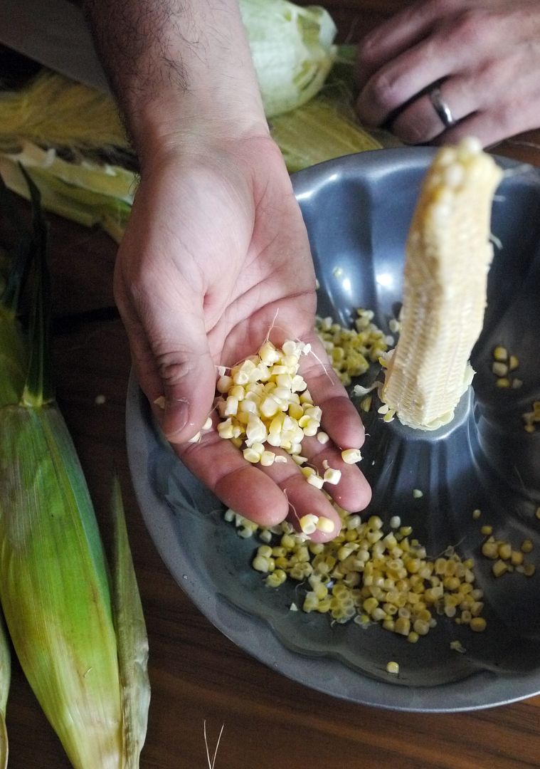 The best mess-free way to cut corn off the cob | Cool Mom Eats